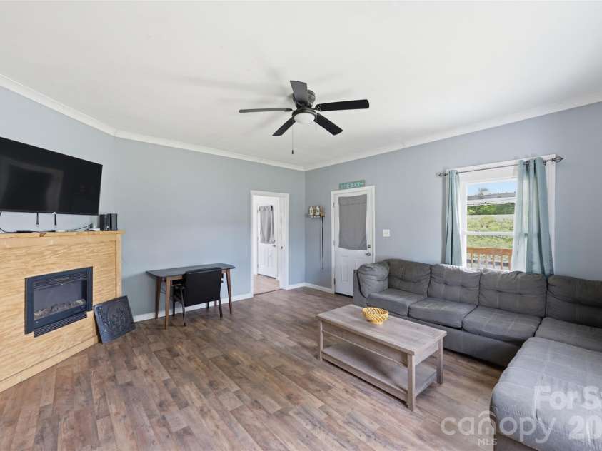 802 Canal Road, Lockhart, SC 29364.  MLS# CAR4392852, YatesRealty ID 32038. 