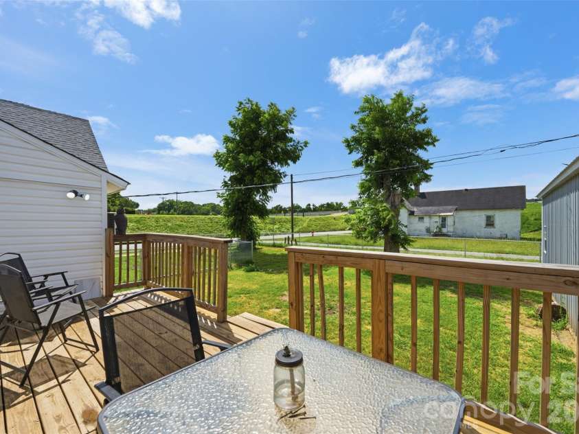 802 Canal Road, Lockhart, SC 29364.  MLS# CAR4392852, YatesRealty ID 32038. 