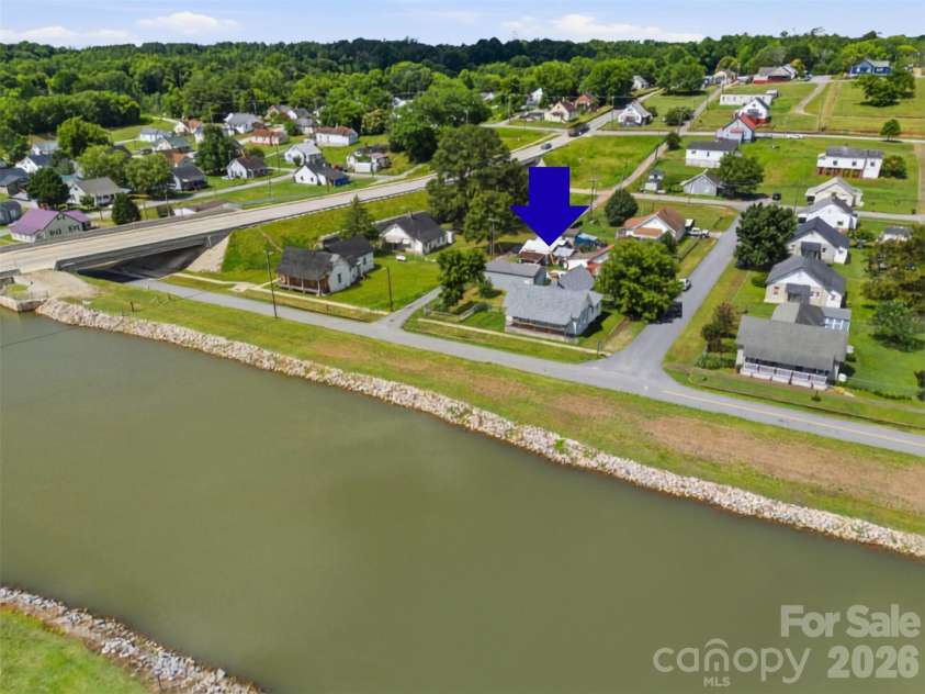 802 Canal Road, Lockhart, SC 29364.  MLS# CAR4392852, YatesRealty ID 32038. Great location on the Broad River Canal