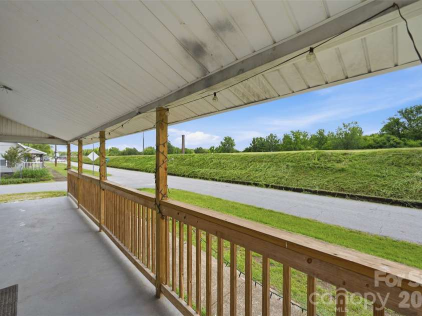 802 Canal Road, Lockhart, SC 29364.  MLS# CAR4392852, YatesRealty ID 32038. Large Front Porch
