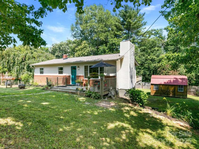 115 Chapman Drive, Asheville, NC 28805.  MLS# CAR4217914, YatesRealty ID 32039. 