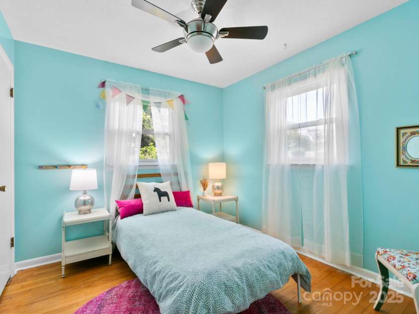 115 Chapman Drive, Asheville, NC 28805.  MLS# CAR4217914, YatesRealty ID 32039. 