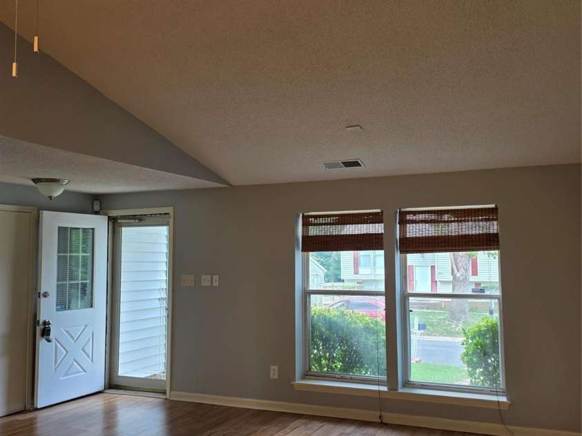 4827 Harri Ann Drive, Charlotte, NC 28227.  MLS# CAR4391150, YatesRealty ID 32039. 