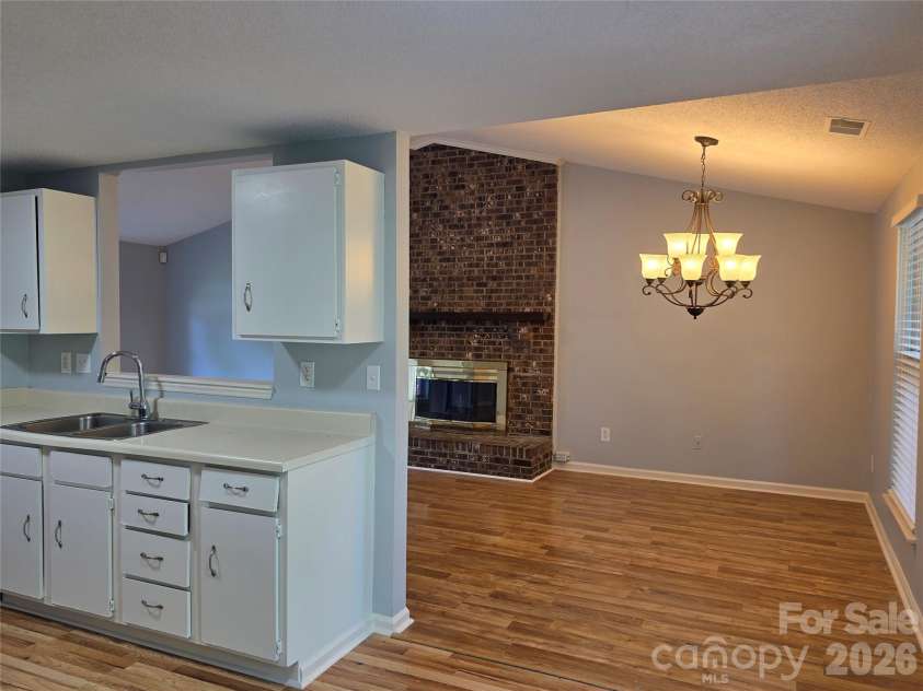 4827 Harri Ann Drive, Charlotte, NC 28227.  MLS# CAR4391150, YatesRealty ID 32039. 