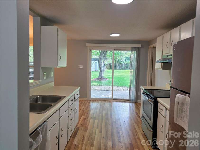 4827 Harri Ann Drive, Charlotte, NC 28227.  MLS# CAR4391150, YatesRealty ID 32039. 