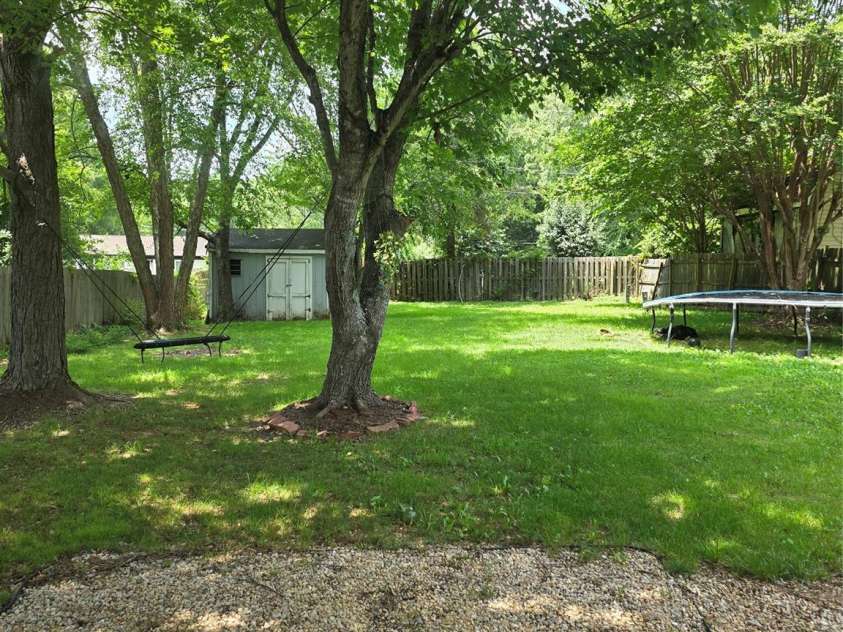 4827 Harri Ann Drive, Charlotte, NC 28227.  MLS# CAR4391150, YatesRealty ID 32039. 