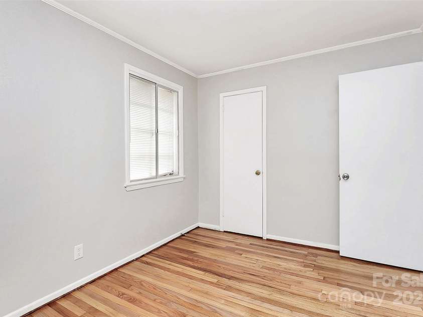 3210 Minnesota Road, Charlotte, NC 28208.  MLS# CAR4310835, YatesRealty ID 3204. 