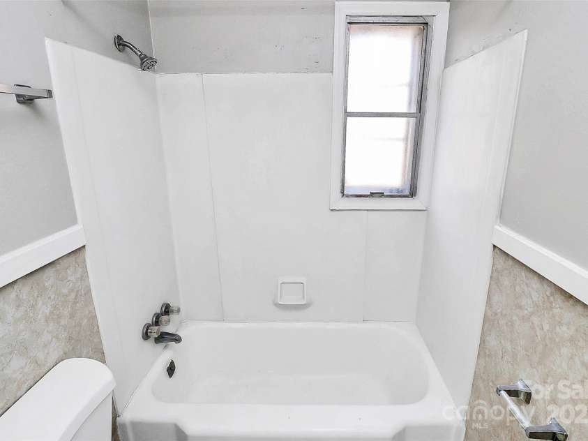 3210 Minnesota Road, Charlotte, NC 28208.  MLS# CAR4310835, YatesRealty ID 3204. 