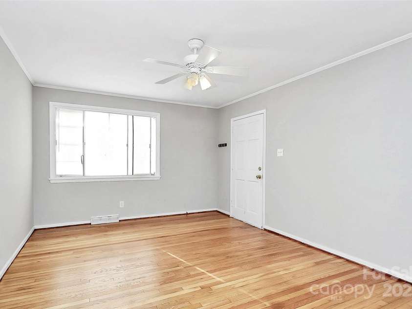 3210 Minnesota Road, Charlotte, NC 28208.  MLS# CAR4310835, YatesRealty ID 3204. 