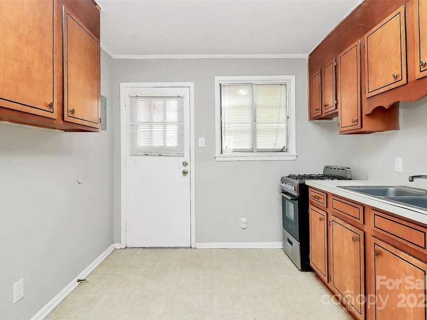 3210 Minnesota Road, Charlotte, NC 28208.  MLS# CAR4310835, YatesRealty ID 3204. 