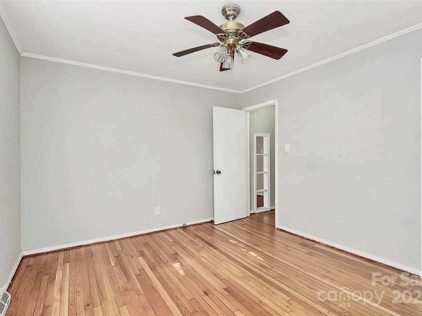 3210 Minnesota Road, Charlotte, NC 28208.  MLS# CAR4310835, YatesRealty ID 3204. 