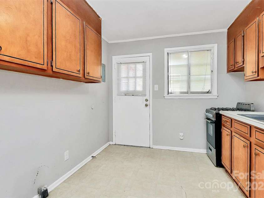 3210 Minnesota Road, Charlotte, NC 28208.  MLS# CAR4310835, YatesRealty ID 3204. 