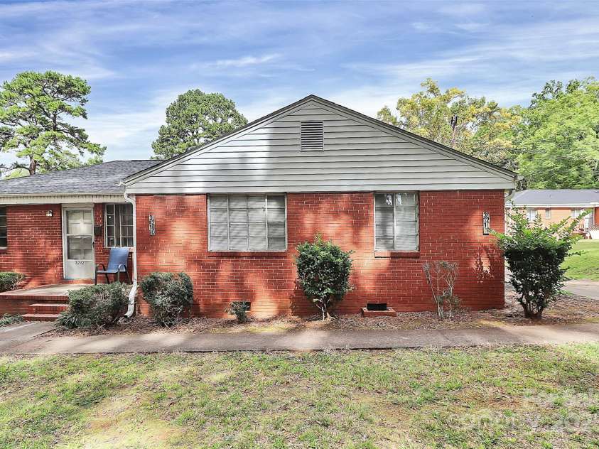 3210 Minnesota Road, Charlotte, NC 28208.  MLS# CAR4310835, YatesRealty ID 3204. 