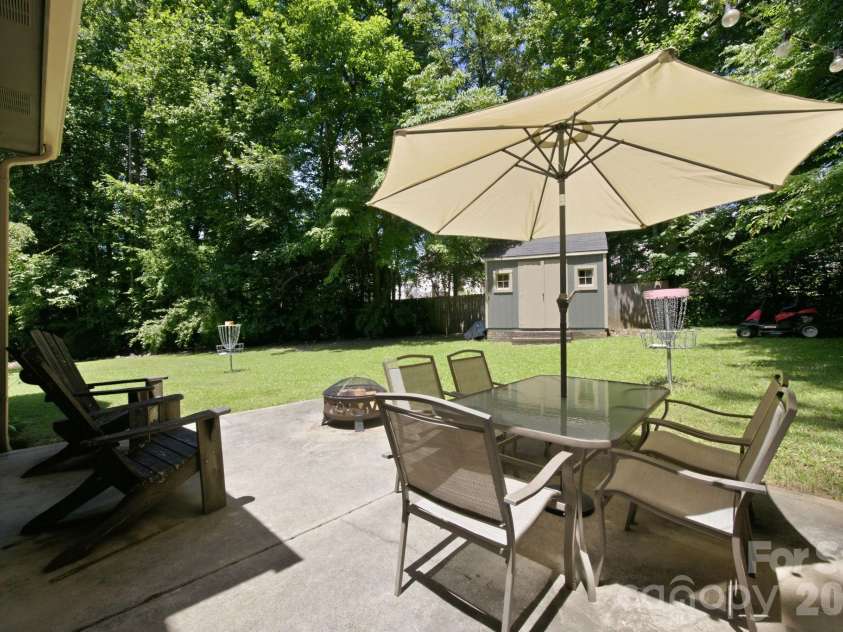 112 Bristlecone Court, Gastonia, NC 28056.  MLS# CAR4395026, YatesRealty ID 32040. 