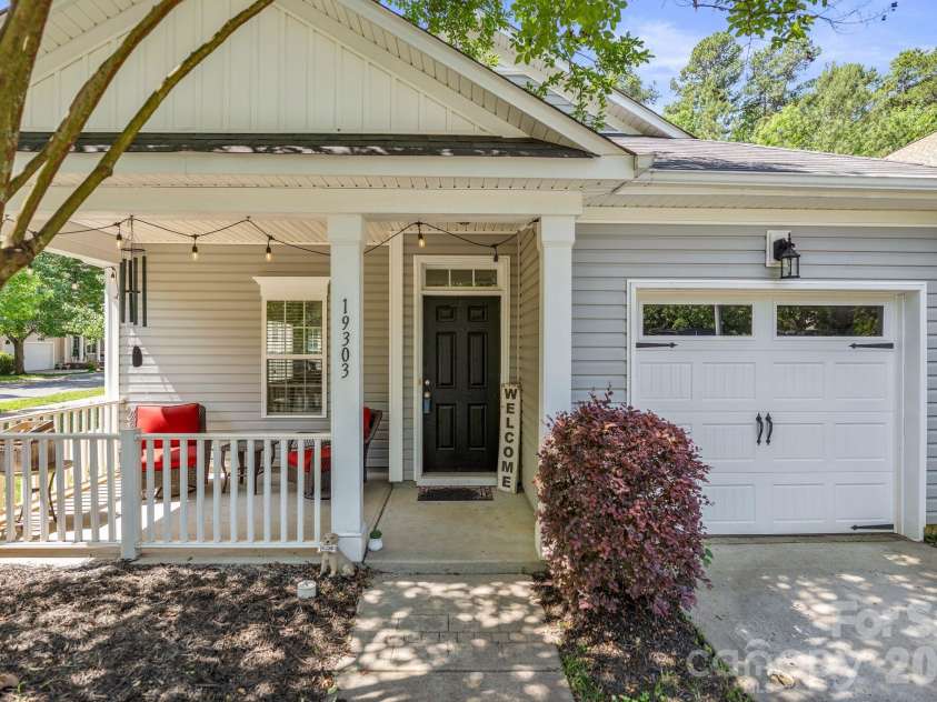 19303 Pocono Lane, Cornelius, NC 28031.  MLS# CAR4379962, YatesRealty ID 32041. 