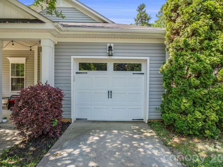 19303 Pocono Lane, Cornelius, NC 28031.  MLS# CAR4379962, YatesRealty ID 32041. 