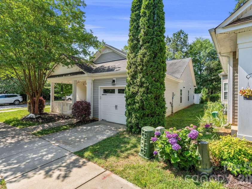 19303 Pocono Lane, Cornelius, NC 28031.  MLS# CAR4379962, YatesRealty ID 32041. 