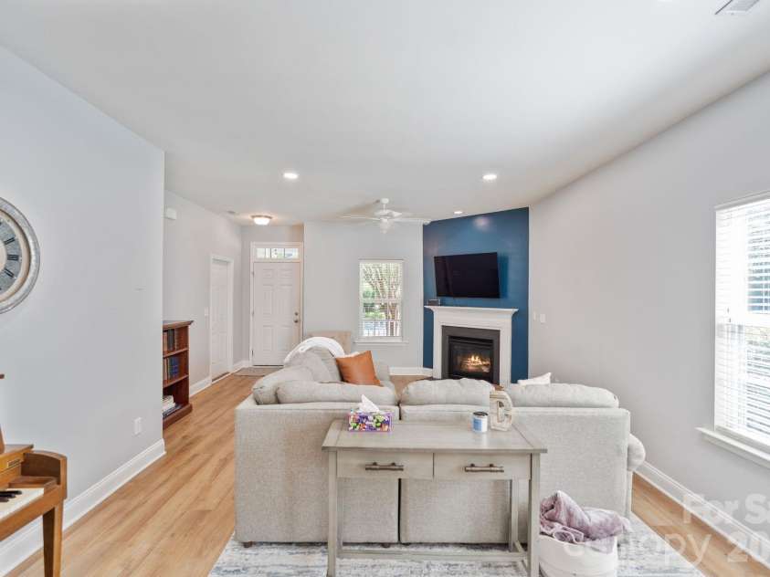 19303 Pocono Lane, Cornelius, NC 28031.  MLS# CAR4379962, YatesRealty ID 32041. 