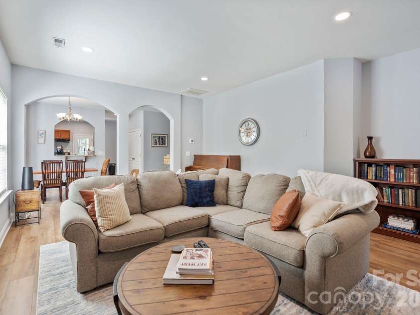 19303 Pocono Lane, Cornelius, NC 28031.  MLS# CAR4379962, YatesRealty ID 32041. 