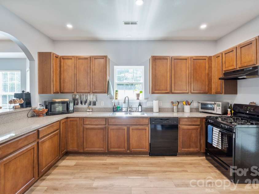19303 Pocono Lane, Cornelius, NC 28031.  MLS# CAR4379962, YatesRealty ID 32041. 