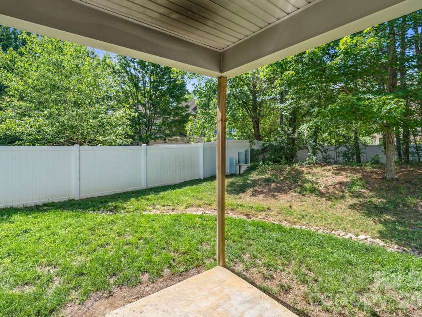 19303 Pocono Lane, Cornelius, NC 28031.  MLS# CAR4379962, YatesRealty ID 32041. 