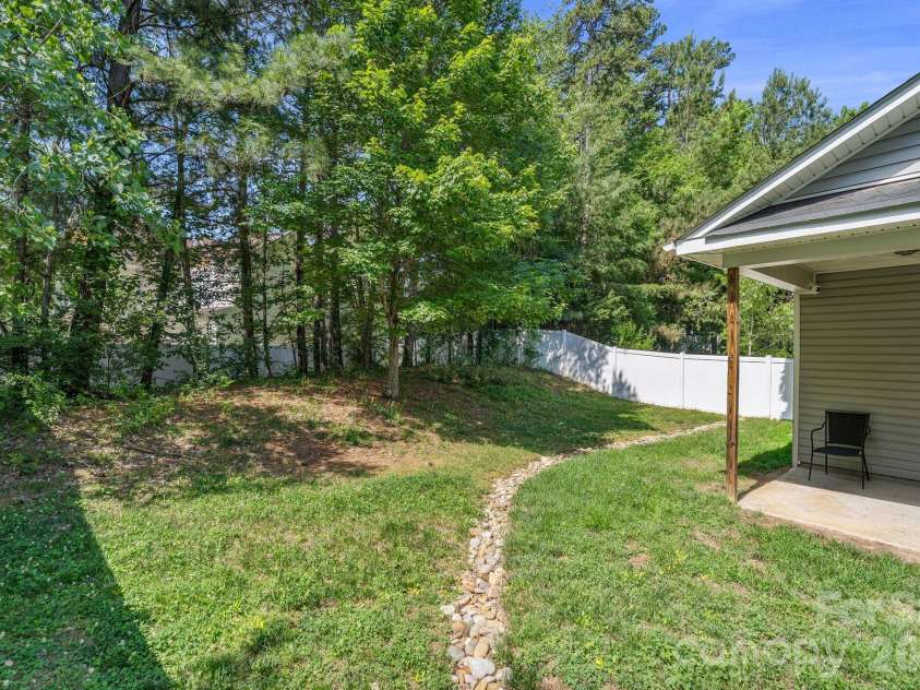 19303 Pocono Lane, Cornelius, NC 28031.  MLS# CAR4379962, YatesRealty ID 32041. 