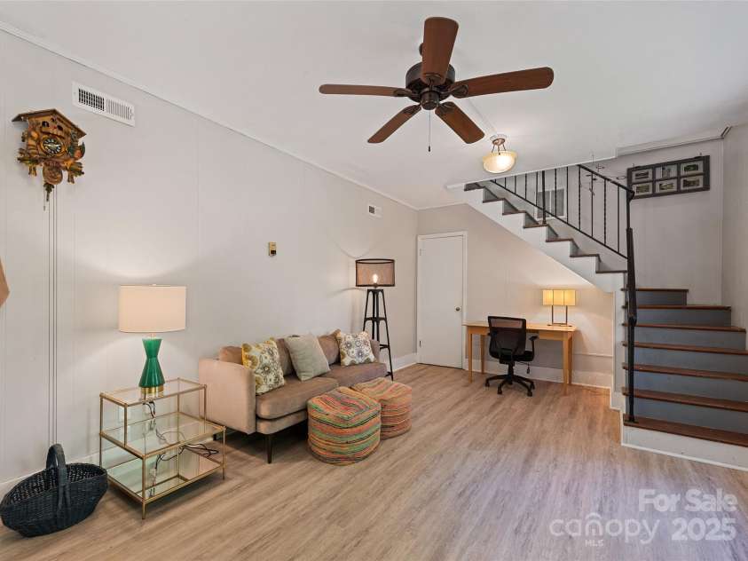 975 Buchanan Loop, Sylva, NC 28779.  MLS# CAR4278810, YatesRealty ID 32041. 