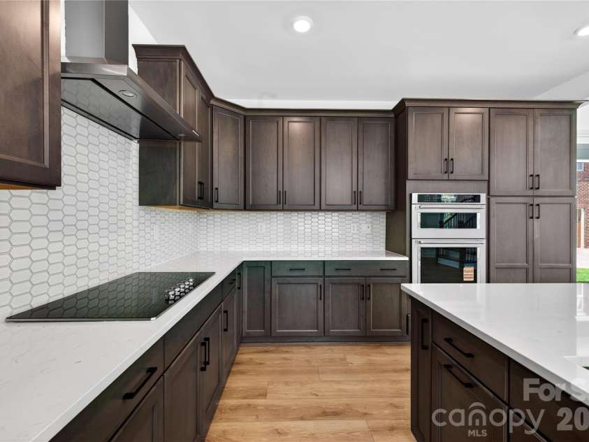 409 Celestial Drive, Tega Cay, SC 29708.  MLS# CAR4380554, YatesRealty ID 32042. Kitchen