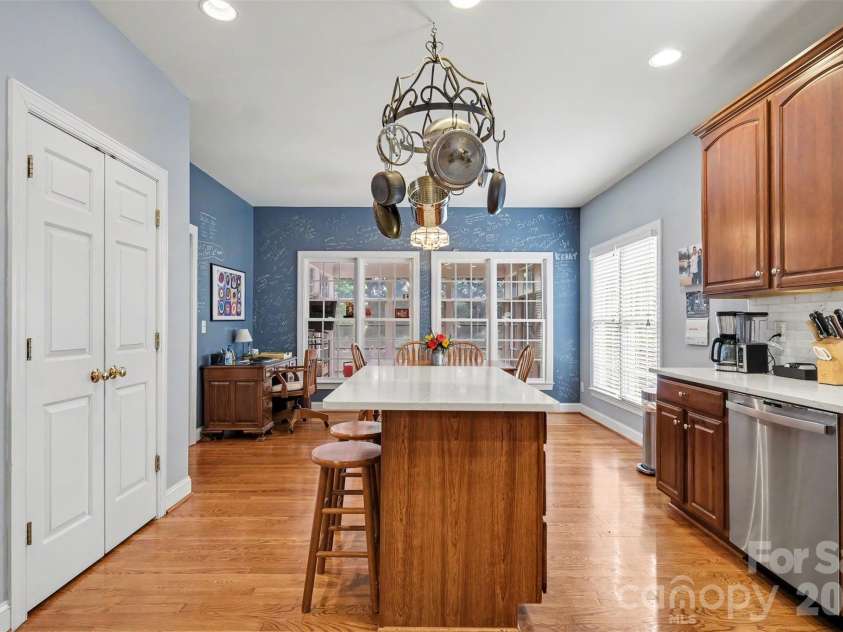 172 Eaglecrest Drive, Matthews, NC 28104.  MLS# CAR4387167, YatesRealty ID 32044. 