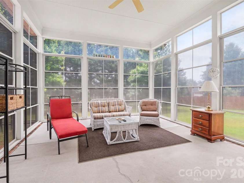 172 Eaglecrest Drive, Matthews, NC 28104.  MLS# CAR4387167, YatesRealty ID 32044. 