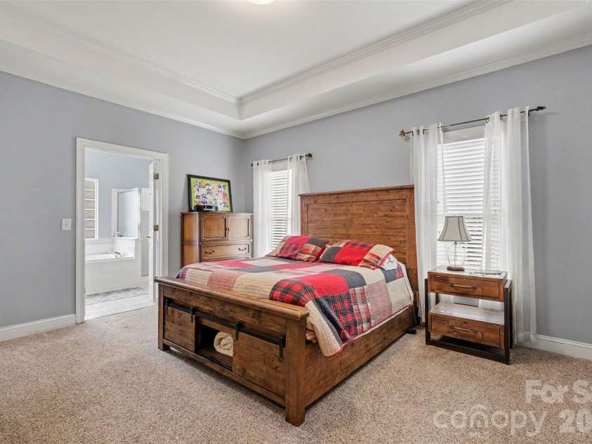 172 Eaglecrest Drive, Matthews, NC 28104.  MLS# CAR4387167, YatesRealty ID 32044. 