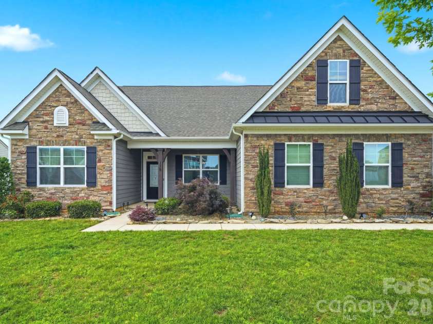 110 Caversham Drive, Mooresville, NC 28115.  MLS# CAR4394719, YatesRealty ID 32045. 