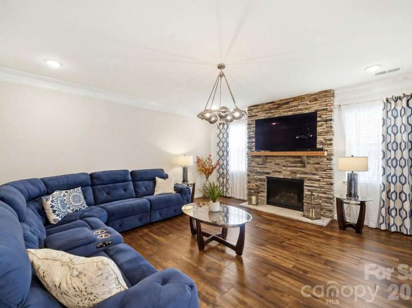 110 Caversham Drive, Mooresville, NC 28115.  MLS# CAR4394719, YatesRealty ID 32045. 