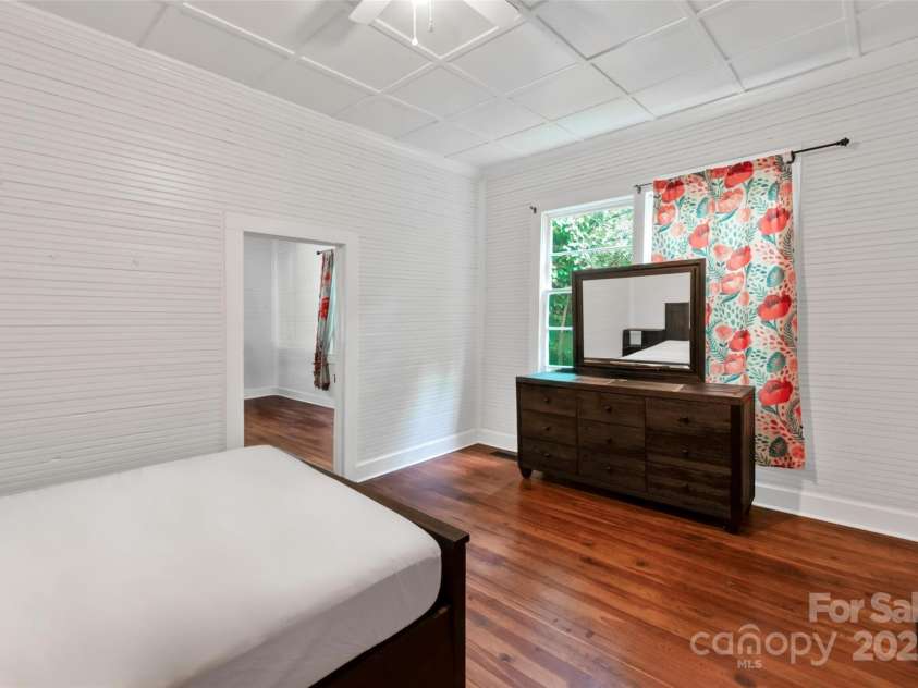 208 Ransom Street, Gastonia, NC 28052.  MLS# CAR4268177, YatesRealty ID 32045. 