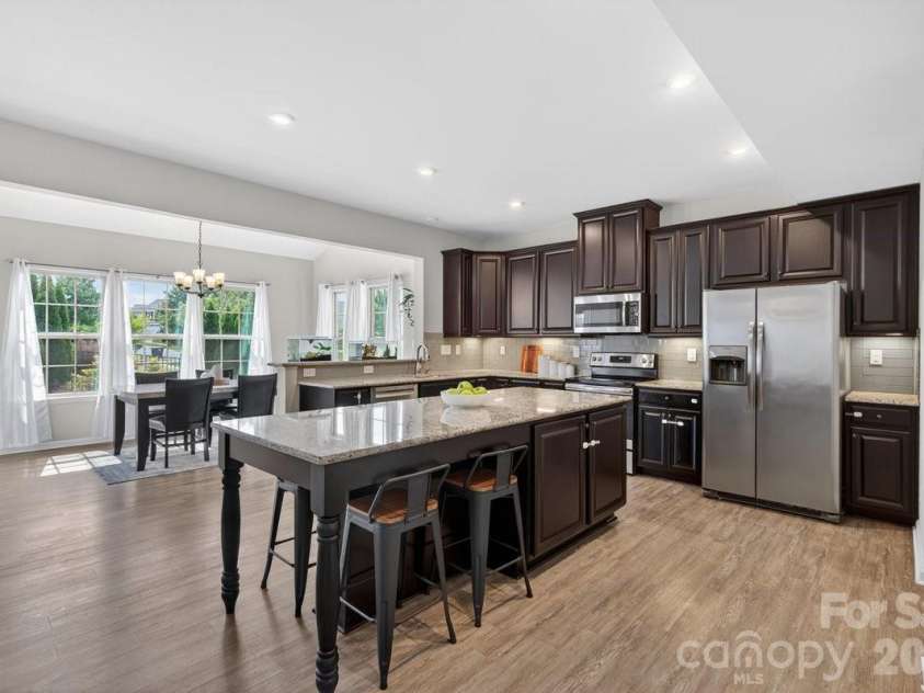 1677 Scarbrough Circle, Concord, NC 28025.  MLS# CAR4390698, YatesRealty ID 32046. Kitchen/Morning Room