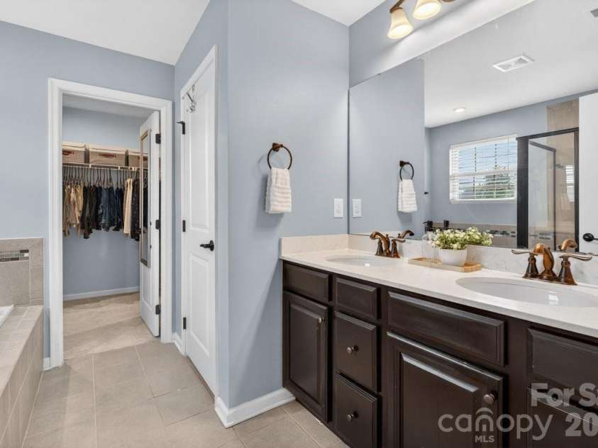 1677 Scarbrough Circle, Concord, NC 28025.  MLS# CAR4390698, YatesRealty ID 32046. Primary Bath