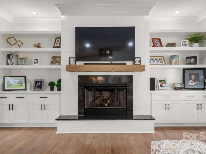 10035 Whispering Falls Avenue, Charlotte, NC 28227.  MLS# CAR4393646, YatesRealty ID 32047. 