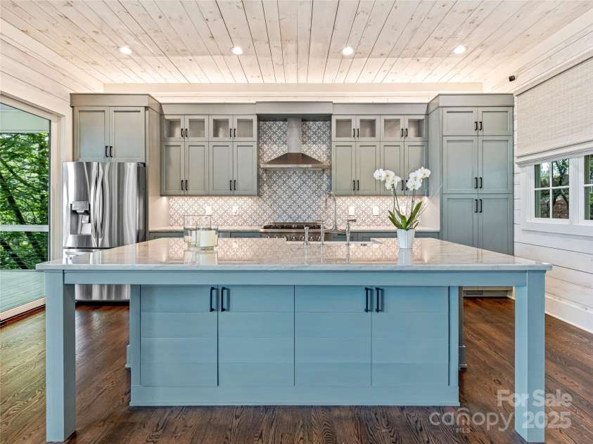 251 Toxaway Court, Lake Toxaway, NC 28747.  MLS# CAR4265762, YatesRealty ID 32047. 