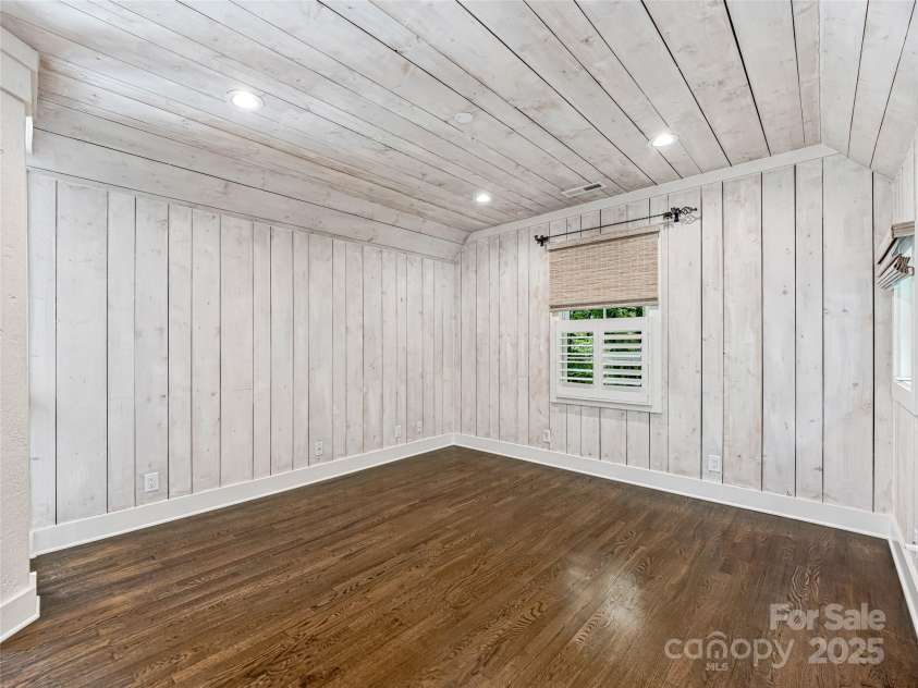 251 Toxaway Court, Lake Toxaway, NC 28747.  MLS# CAR4265762, YatesRealty ID 32047. 