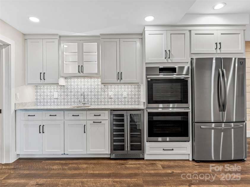 251 Toxaway Court, Lake Toxaway, NC 28747.  MLS# CAR4265762, YatesRealty ID 32047. 