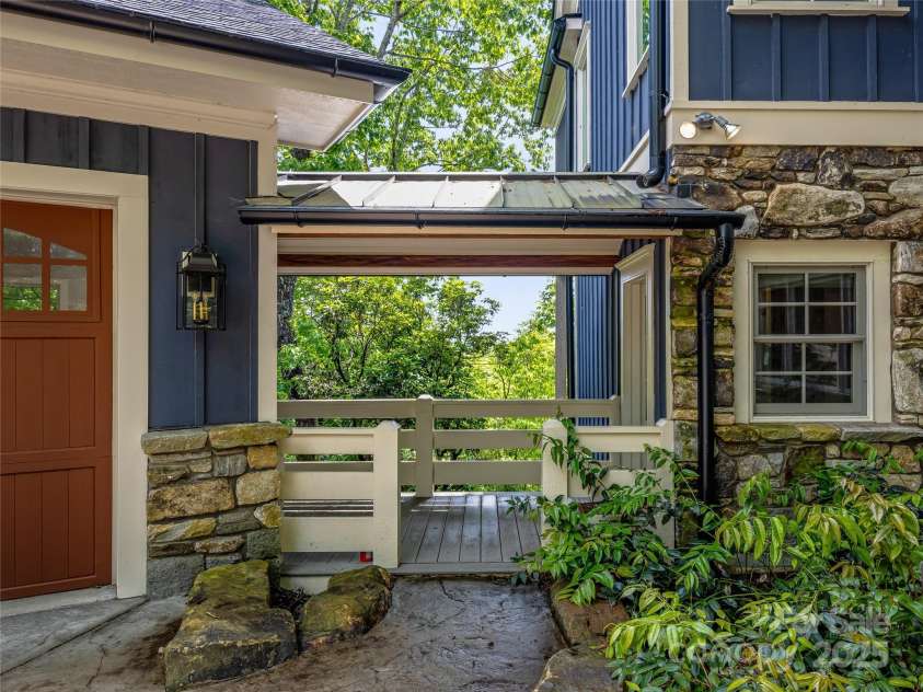 251 Toxaway Court, Lake Toxaway, NC 28747.  MLS# CAR4265762, YatesRealty ID 32047. 