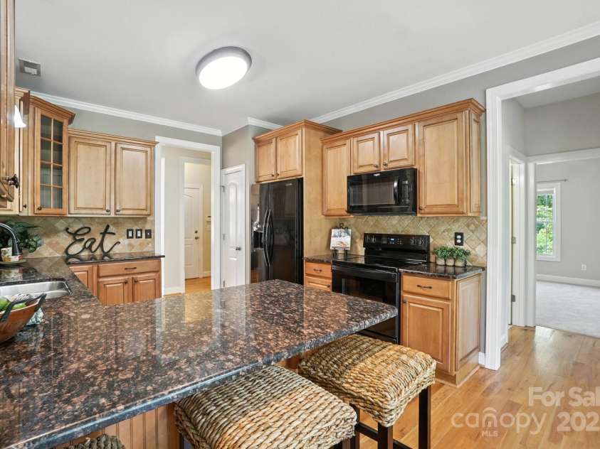 170 Saint James Way, Salisbury, NC 28147.  MLS# CAR4275356, YatesRealty ID 32049. Kitchen View