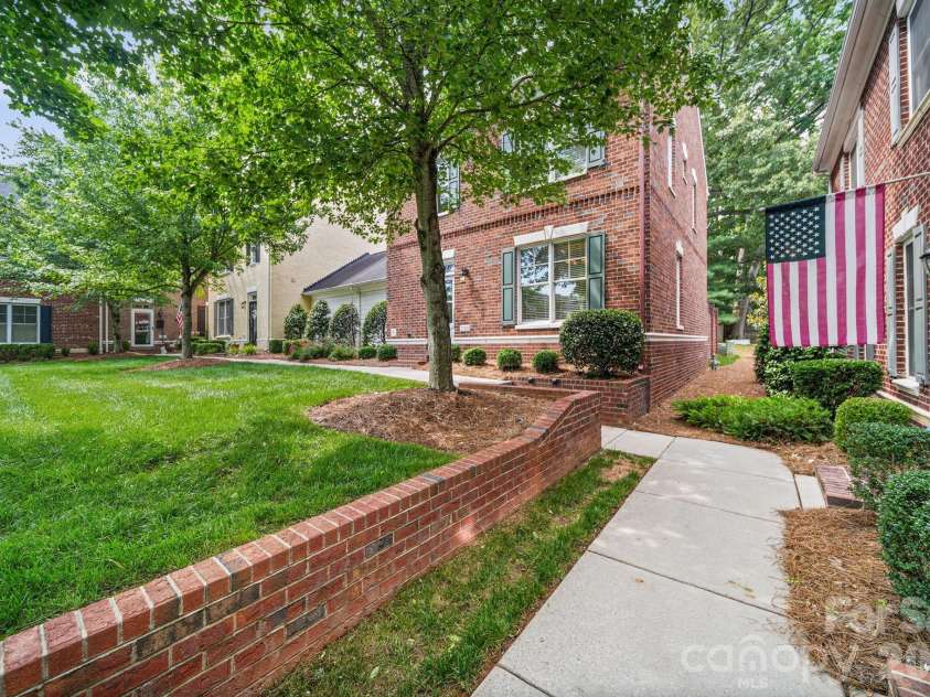 718 Kingsley Way, Belmont, NC 28012.  MLS# CAR4391382, YatesRealty ID 32049. 