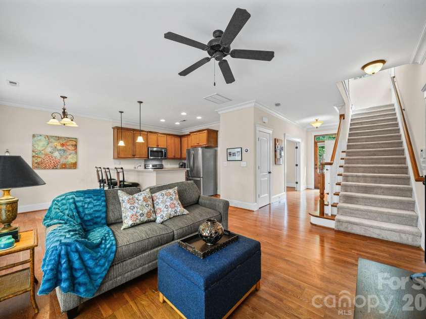 718 Kingsley Way, Belmont, NC 28012.  MLS# CAR4391382, YatesRealty ID 32049. 