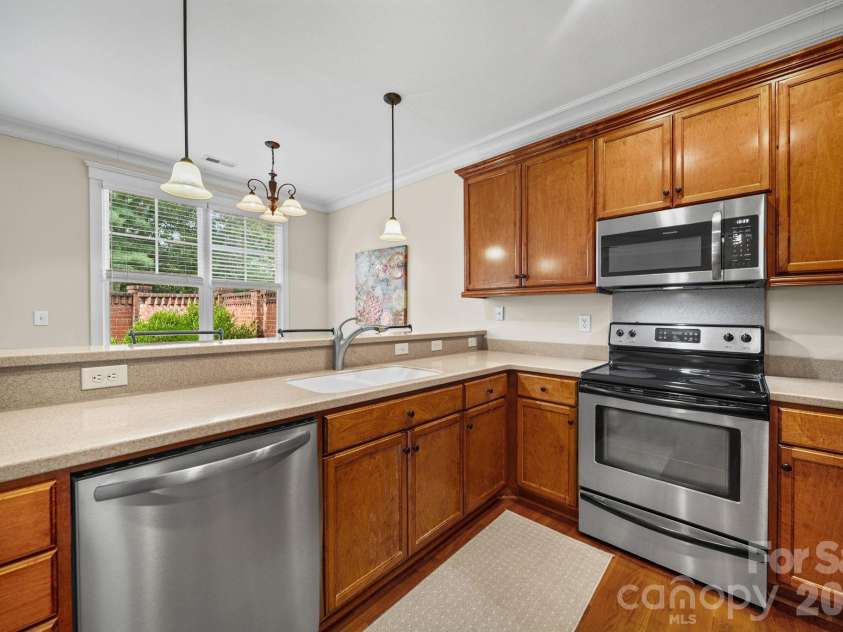 718 Kingsley Way, Belmont, NC 28012.  MLS# CAR4391382, YatesRealty ID 32049. 