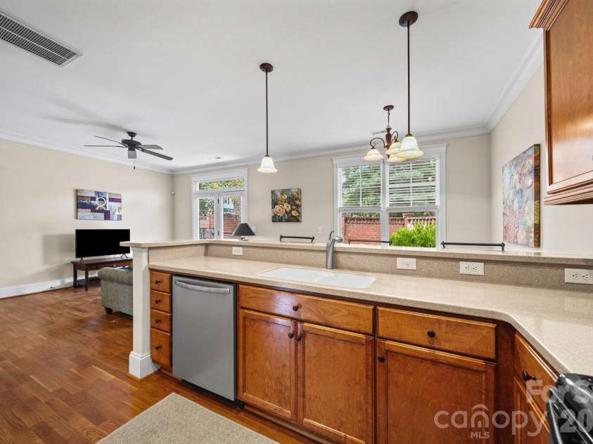 718 Kingsley Way, Belmont, NC 28012.  MLS# CAR4391382, YatesRealty ID 32049. 