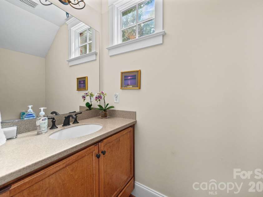 718 Kingsley Way, Belmont, NC 28012.  MLS# CAR4391382, YatesRealty ID 32049. 