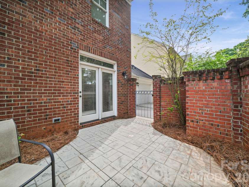 718 Kingsley Way, Belmont, NC 28012.  MLS# CAR4391382, YatesRealty ID 32049. 