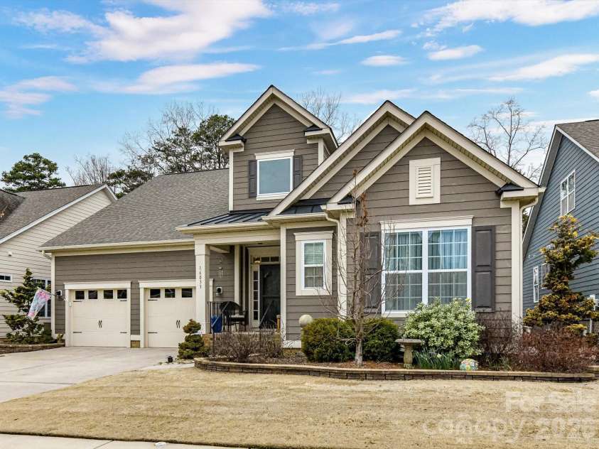 16033 Oxford Glenn Drive, Huntersville, NC 28078.  MLS# CAR4353703, YatesRealty ID 3205. 