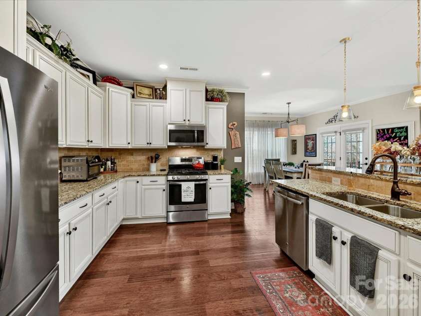 16033 Oxford Glenn Drive, Huntersville, NC 28078.  MLS# CAR4353703, YatesRealty ID 3205. 